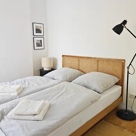 Stilvolle Mit Terrasse Im Gruenen Apartment Heidenau (Saxony)
