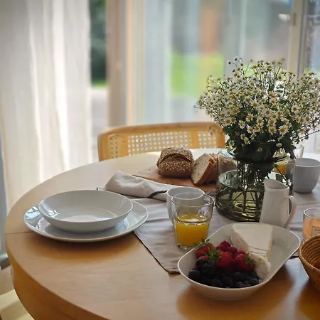 Stilvolle Mit Terrasse Im Gruenen *