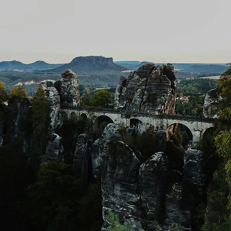 Stilvolle Mit Terrasse Im Gruenen *